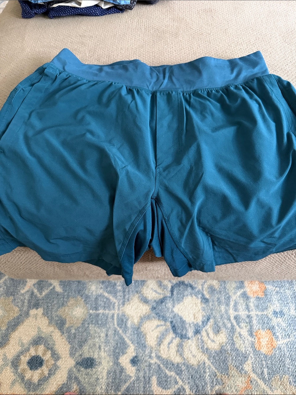Men’s Lulu Lemon shorts